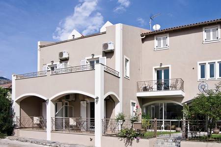 Notos Luxury Studios & Apartements, Resort/Hotelanlage