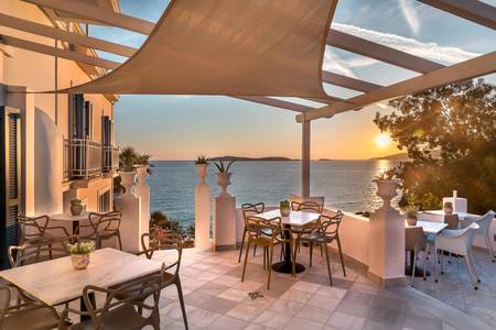 Aneroussa Beach Hotel, Restaurant/Gastronomie