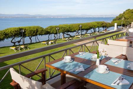 Negroponte Resort Eretria, Restaurant/Gastronomie