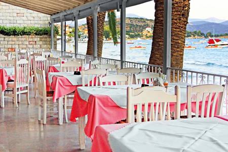 Hotel Aris, Restaurant/Gastronomie