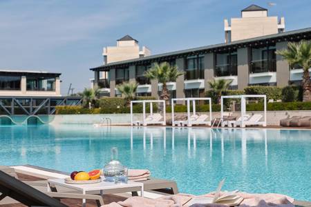 September Hotel Thessaloniki, Pool/Poolbereich