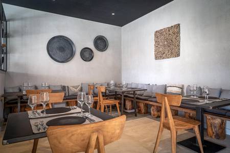 Crystal Waters, Restaurant/Gastronomie