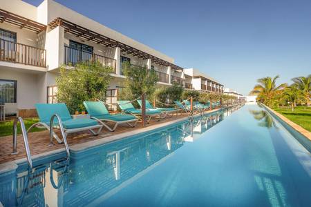 Meliá Laguna Beach, Swim-Up Pool