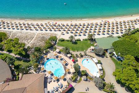 Cormoran Hotel & Residence - Appartements und Villen, Pool/Poolbereich