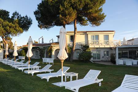 The Pelican Beach Resort & Spa,