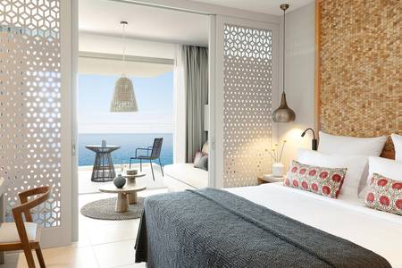 Elix, Mar-Bella Collection, Family