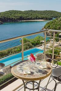 Costa Smeralda, Superior