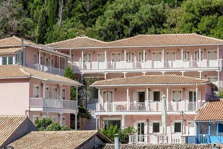 Ionis Hotel, Resort/Hotelanlage