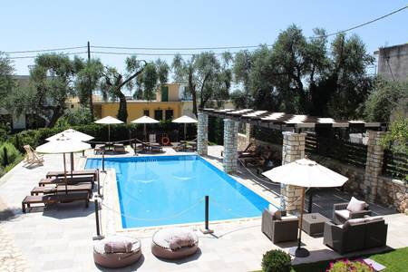 Vassilis Guest House, Pool/Poolbereich