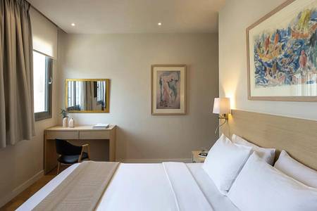 Port Tower Piraeus, Wohnbeispiel