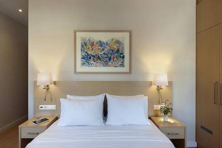 Port Tower Piraeus, Wohnbeispiel