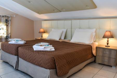 Govino Bay, Studio Govino Bay, Studio