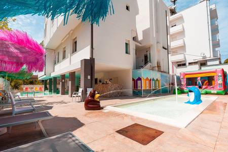 Color Metropolitan Family Hotel, Pool/Poolbereich