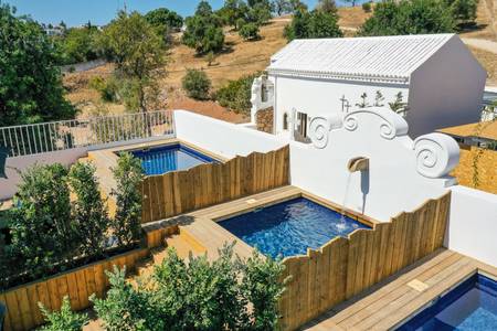 Colégio Charm House, Pool/Poolbereich