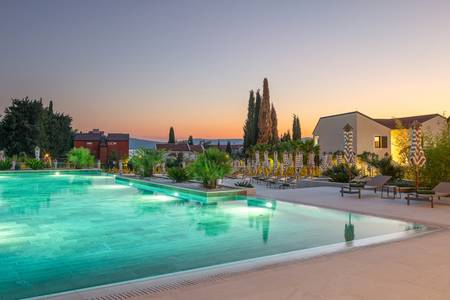 Molum Hotel & Residences, Pool/Poolbereich Molum Hotel & Residences, Pool/Poolbereich