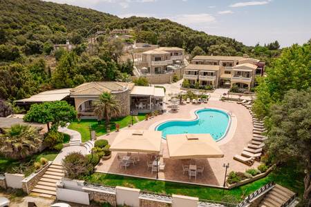 Anemolia Hotel & Stylish Suites, Pool/Poolbereich Anemolia Hotel & Stylish Suites, Pool/Poolbereich