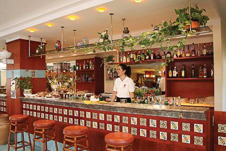 Hotel Caesar Palace, Hotelbar mit Sitzplätzen für Getränke und gesellige Abende