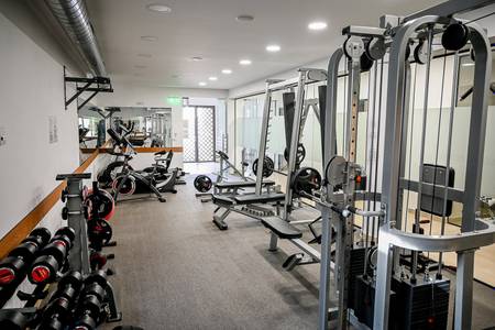Adams Hotel Suites & Spa, Fitnessraum mit Trainingsgeräten