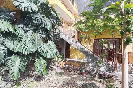 Casa Cavoquinho, Außenansicht des Hotelgebäudes auf den Kapverden in traditioneller Architektur.