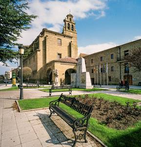 Parador de Santo Domingo Bernardo de Fresneda, Resort/Hotelanlage