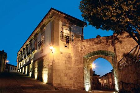 Hotel Palácio dos Melos, Hotel bei Nacht