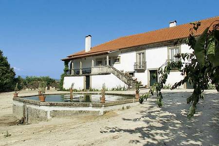 Casa de Vilarinho de São Romão, Hotel