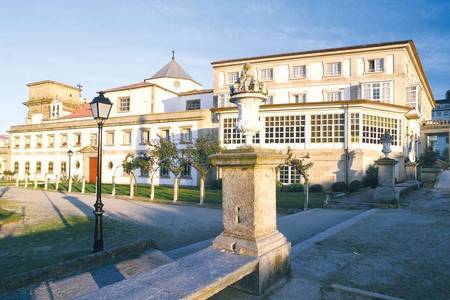 Parador Ferrol, Strasse vor dem Hotel