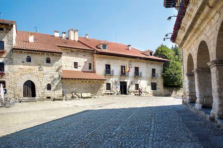 Parador de Santillana Gil Blas, Resort/Hotelanlage