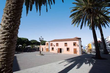 Hotel La Quinta Roja, Platz vor dem Hotel