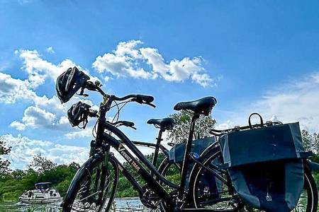 Borgo ca’ dei Sospiri, Fahrradtour entlang eines Flusses in naturnaher Umgebung