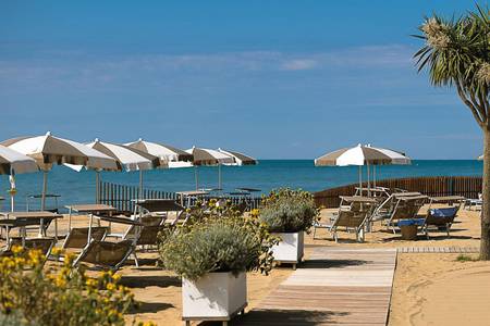 Savoy Beach Hotel & Thermal Spa, sonstige