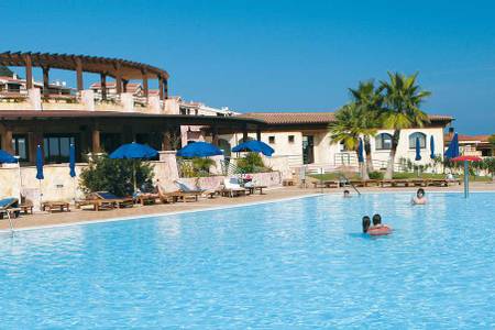Il Borgo di Porto Corallo, Pool