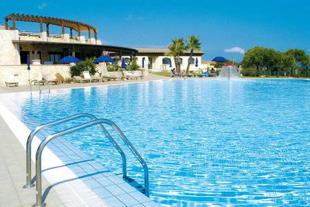Il Borgo di Porto Corallo, Pooleinstieg