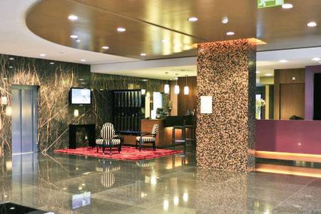 Axis Porto Business & Spa Hotel, Rezeption