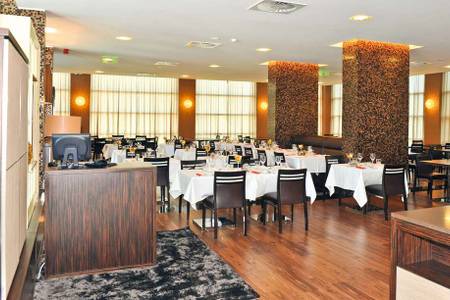 Axis Porto Business & Spa Hotel, Restaurant