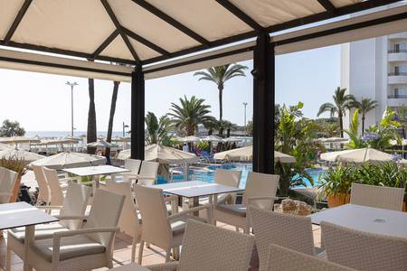 Hipotels Hipocampo Playa, Restaurant/Gastronomie Hipotels Hipocampo Playa, Moderne Bar mit Außenterrasse.