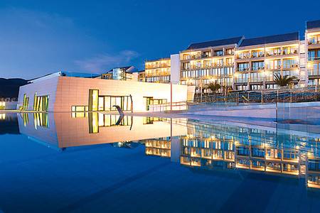 Valamar Lacroma Dubrovnik Hotel, Poolblick bei Nacht