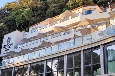 Hotel Byron, Resort/Hotelanlage