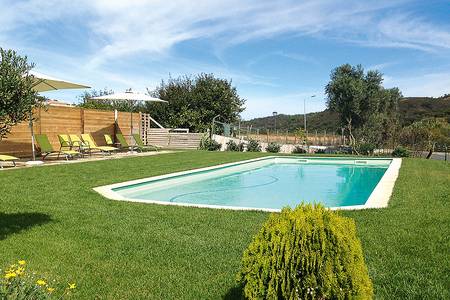 Aldeia da Pedralva-Slow Village, Garten mit Pool