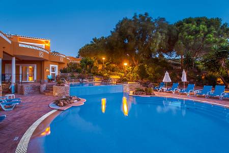 Montinho de Ouro, Pool