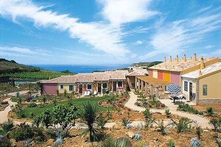 Quinta do Mar da Luz, Blick vom Garten auf das Hotel