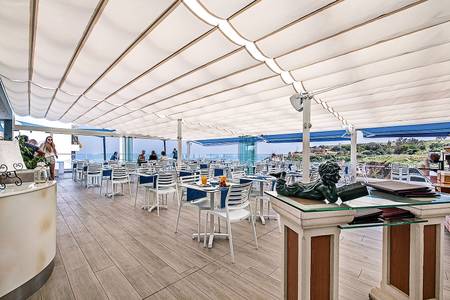 Carvi Beach Hotel, Restaurant/Gastronomie