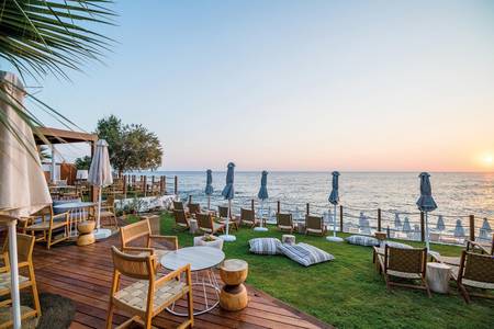 Akasha Beach Hotel & Spa, Restaurant/Gastronomie