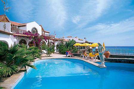 Hotel Odjo d’Água, Pool mit Sonnenliegen Hotel Odjo d’Água, Pool mit Sonnenliegen