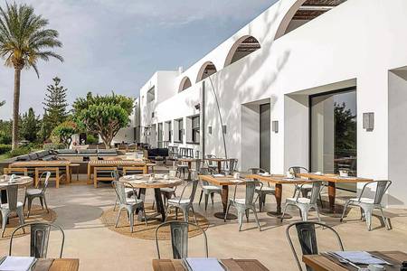 Minos Beach Art Hotel, Restaurant/Gastronomie
