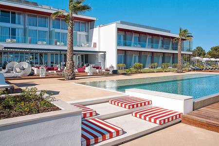 Pestana Alvor South Beach – Premium Suite Hotel, Pool mit Liegen