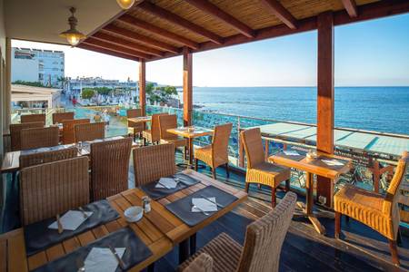 Golden Beach Hotel, Restaurant/Gastronomie