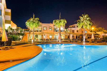 Vale d'El Rei Hotel & Villas, Pool am Abend