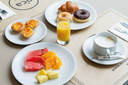 OCA Flores & Vitoria Village, Restaurant/Gastronomie