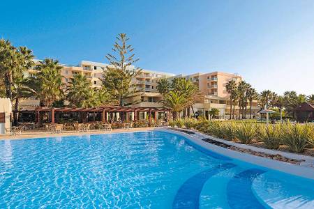 Pestana Viking Beach & Golf Resort, Pool mit Meerblick